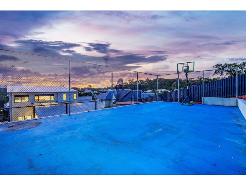 1 Pendragon Drive, Coomera Waters QLD 4209