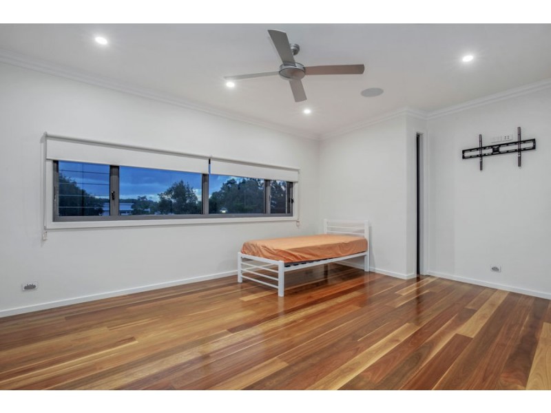 1 Pendragon Drive, Coomera Waters QLD 4209