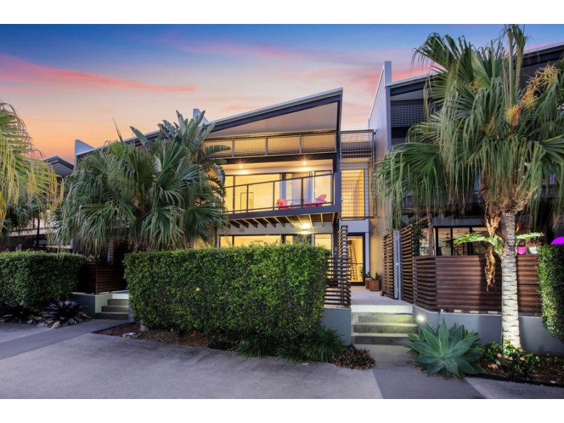 9 Kestrel Lane, Coomera Waters QLD 4209