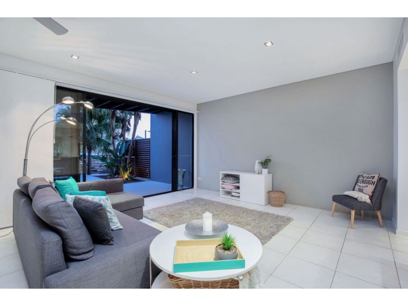 9 Kestrel Lane, Coomera Waters QLD 4209