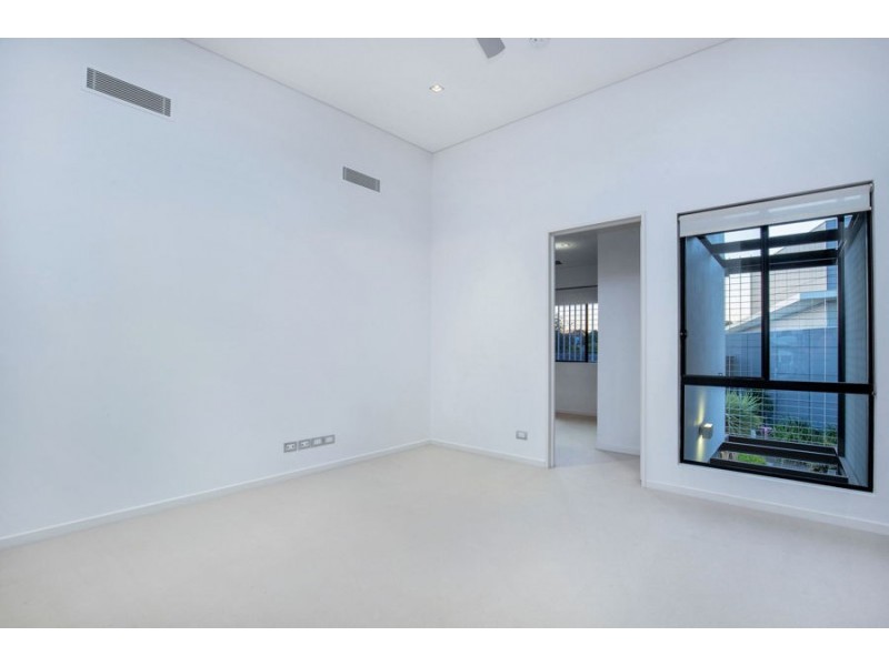 9 Kestrel Lane, Coomera Waters QLD 4209