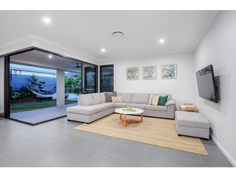 35 Baldwin Crescent (Pacific Cove Estate), Pimpama QLD 4209