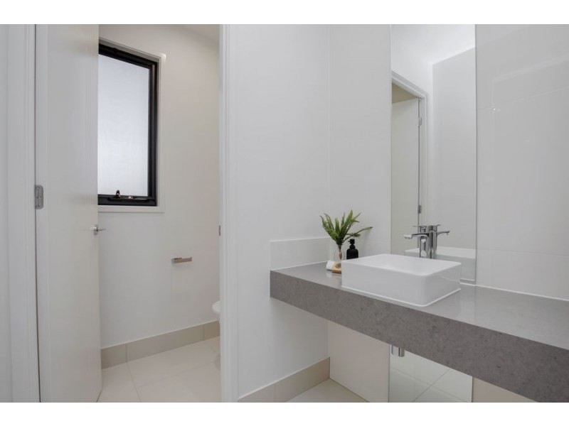 20 Sovereign Lane, Coomera Waters QLD 4209