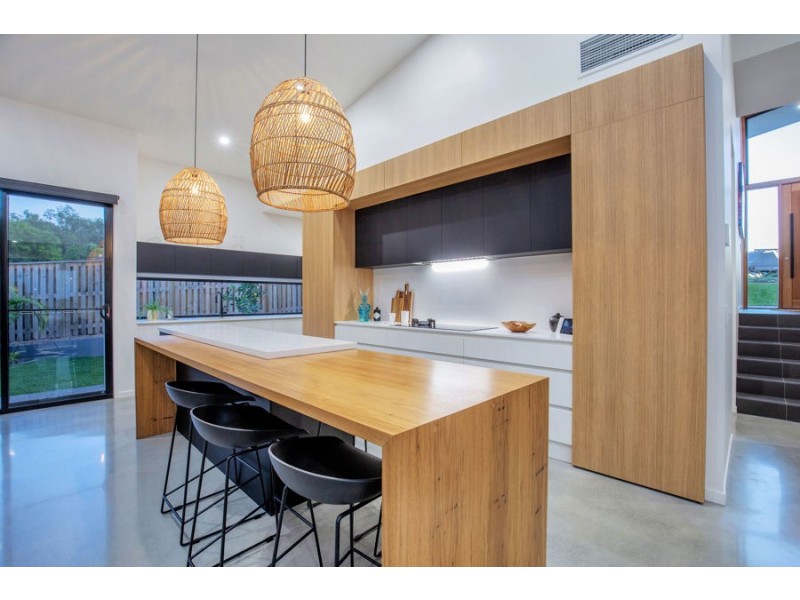 11 Ruthean Circuit, Coomera Waters QLD 4209