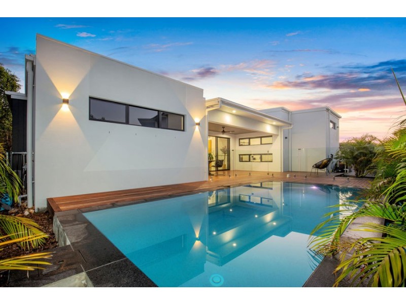 11 Ruthean Circuit, Coomera Waters QLD 4209