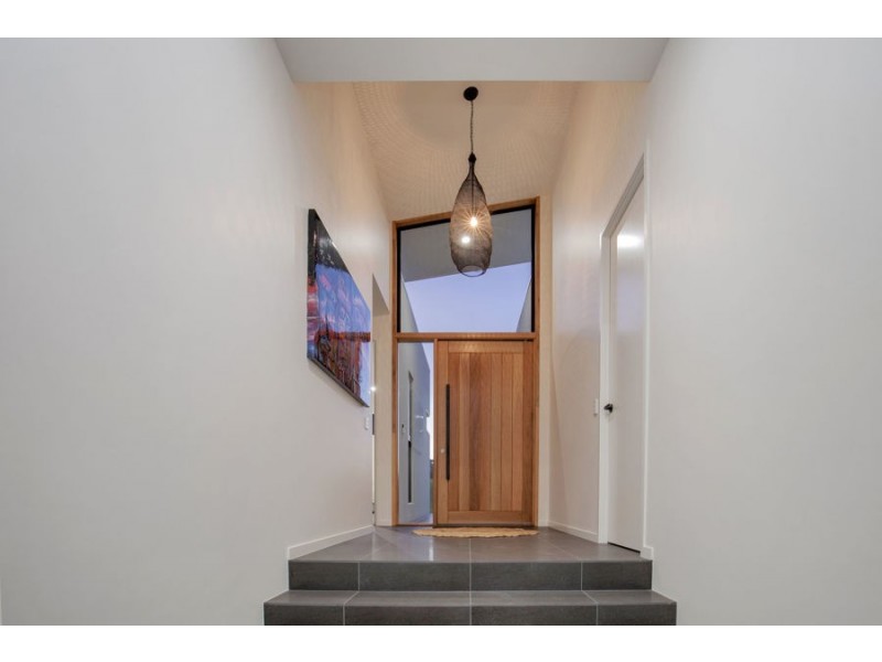 11 Ruthean Circuit, Coomera Waters QLD 4209