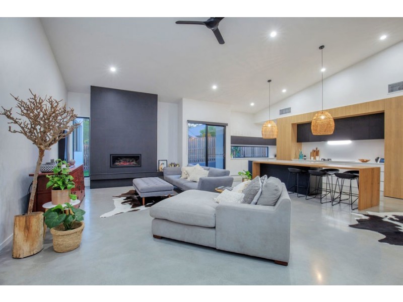 11 Ruthean Circuit, Coomera Waters QLD 4209