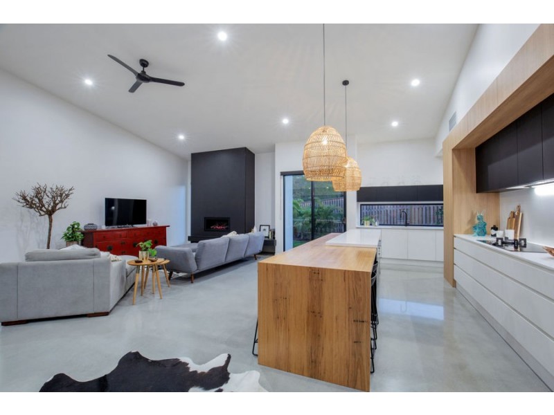 11 Ruthean Circuit, Coomera Waters QLD 4209