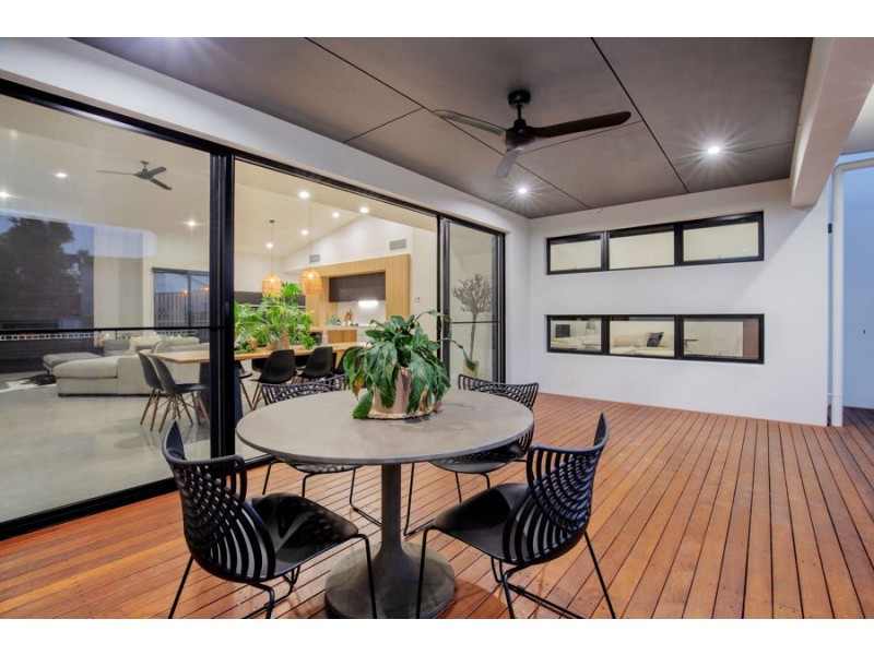 11 Ruthean Circuit, Coomera Waters QLD 4209