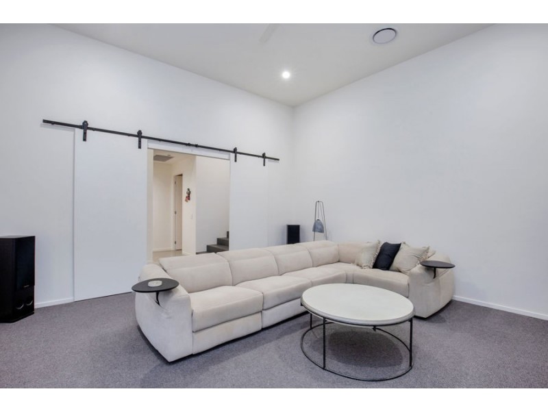 11 Ruthean Circuit, Coomera Waters QLD 4209