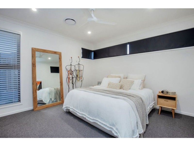 11 Ruthean Circuit, Coomera Waters QLD 4209