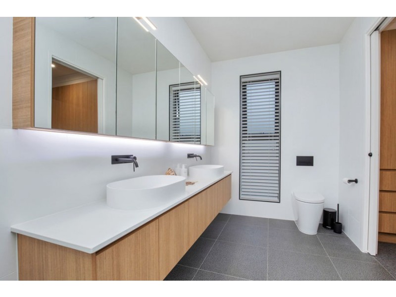 11 Ruthean Circuit, Coomera Waters QLD 4209