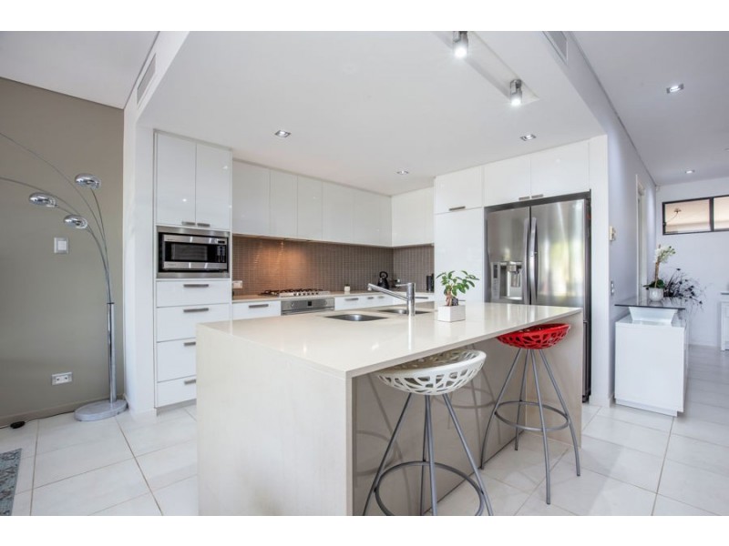 5 Kestrel Lane, Coomera Waters QLD 4209