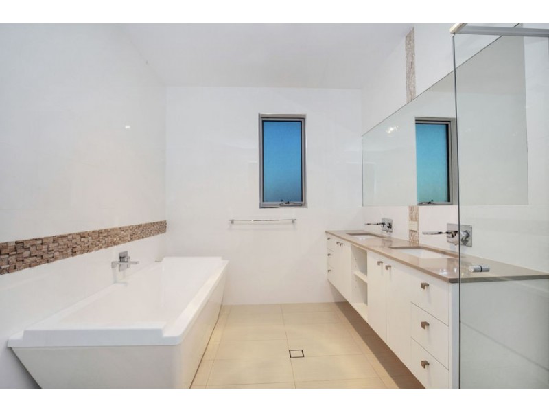 15 Impeccable Circuit, Coomera Waters QLD 4209