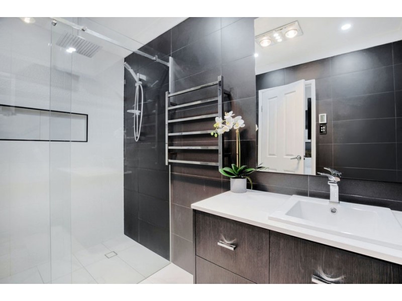 34 Seawind Road, Coomera Waters QLD 4209