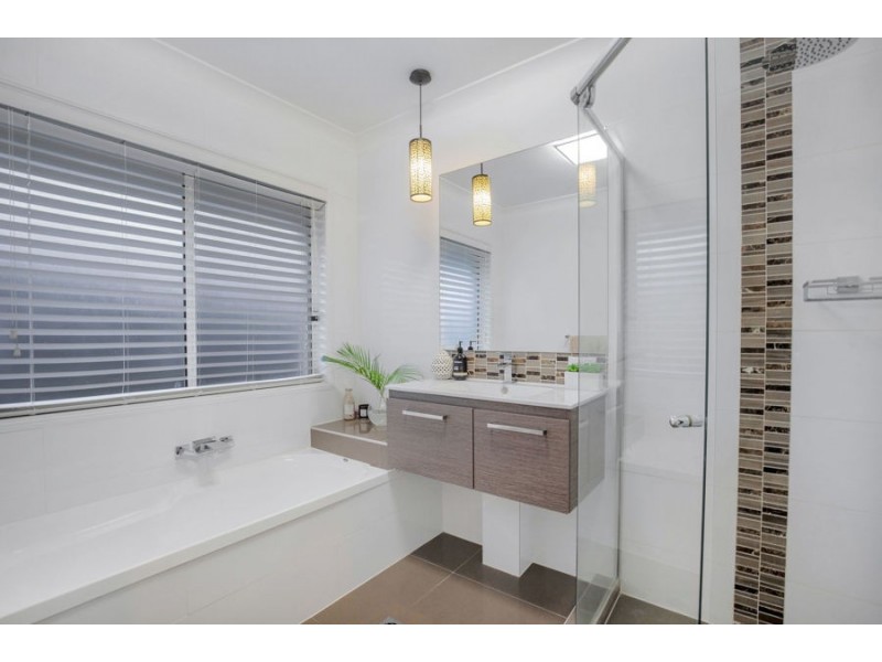 7 Morning Tide Lane, Coomera Waters QLD 4209