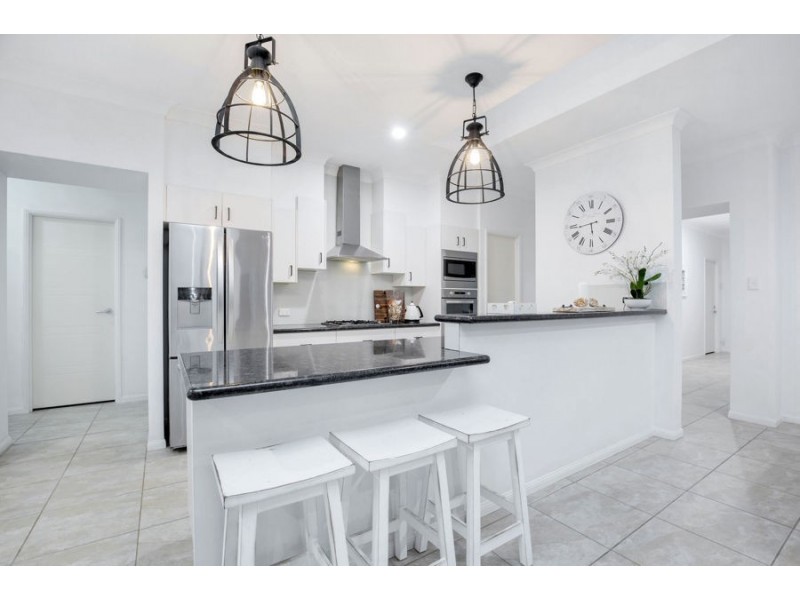 37 Buccaneer Way, Coomera Waters QLD 4209