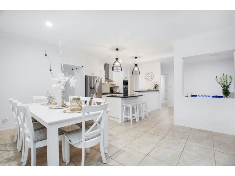 37 Buccaneer Way, Coomera Waters QLD 4209