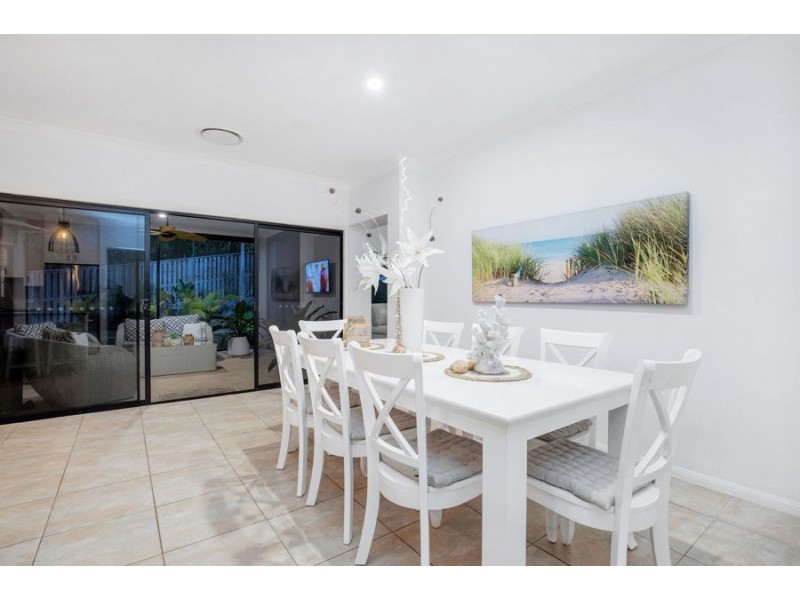 37 Buccaneer Way, Coomera Waters QLD 4209