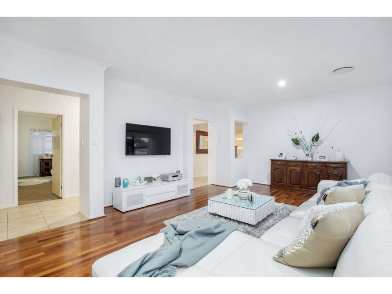 37 Buccaneer Way, Coomera Waters QLD 4209