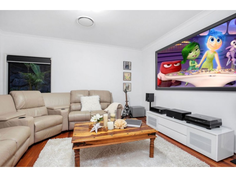 37 Buccaneer Way, Coomera Waters QLD 4209