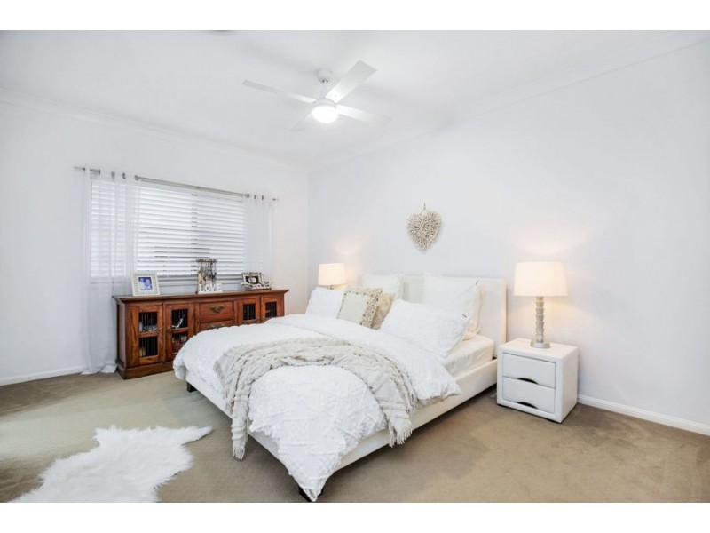 37 Buccaneer Way, Coomera Waters QLD 4209