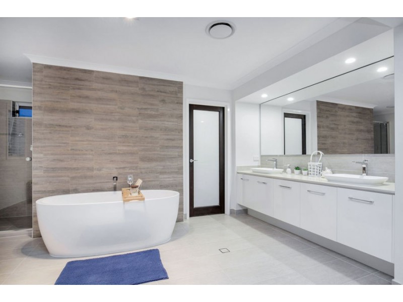 2 Ellida Lane, Coomera Waters QLD 4209