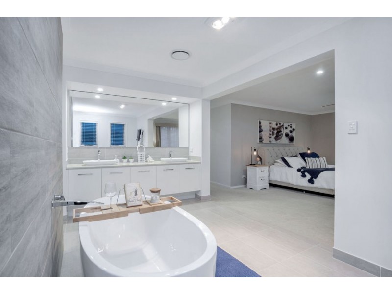 2 Ellida Lane, Coomera Waters QLD 4209