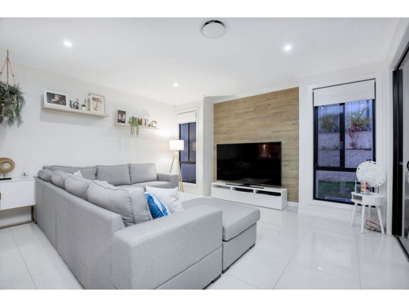 20 Village High Crescent, Coomera Waters QLD 4209