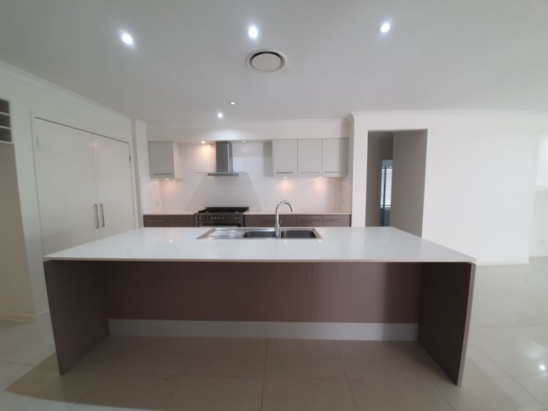 7 Elusive Road, Coomera Waters QLD 4209