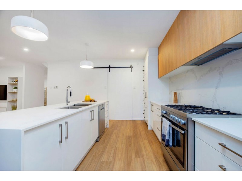 6 Kintail Lane, Coomera Waters QLD 4209