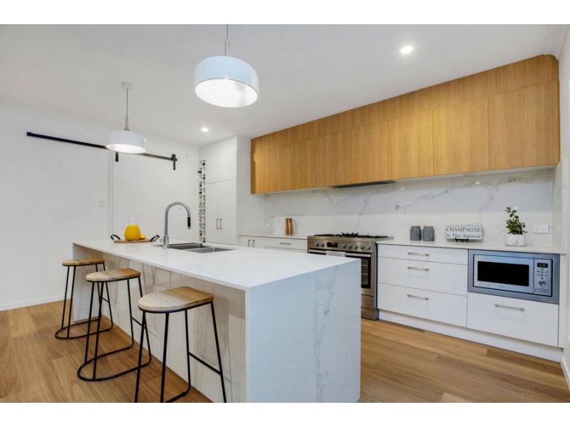 6 Kintail Lane, Coomera Waters QLD 4209