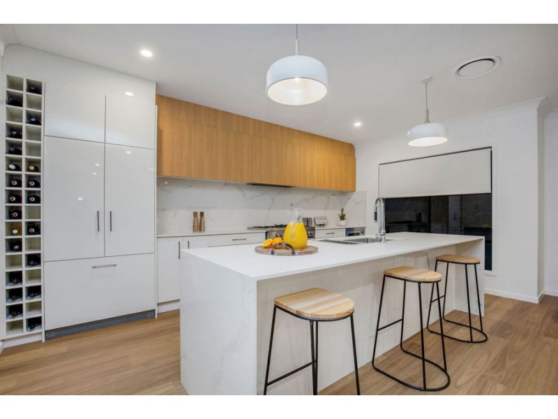 6 Kintail Lane, Coomera Waters QLD 4209