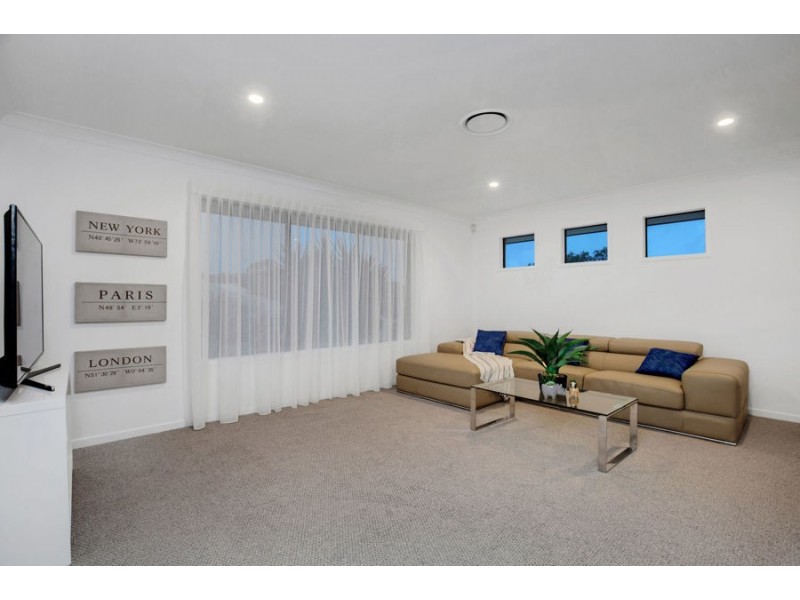 6 Kintail Lane, Coomera Waters QLD 4209