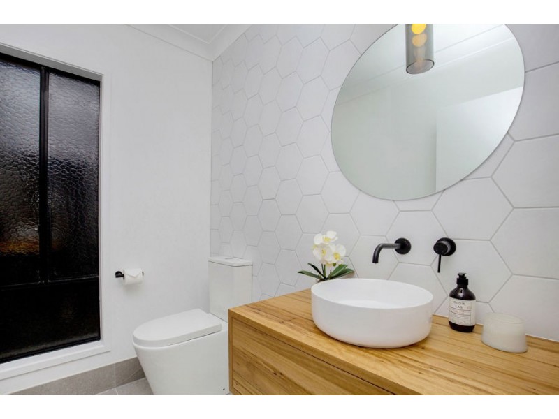 6 Kintail Lane, Coomera Waters QLD 4209