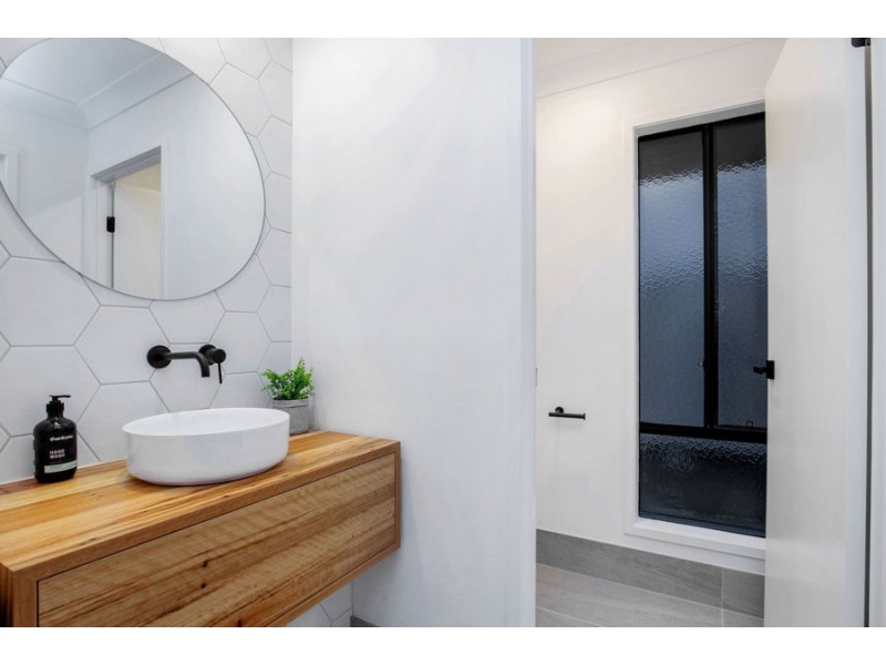 6 Kintail Lane, Coomera Waters QLD 4209