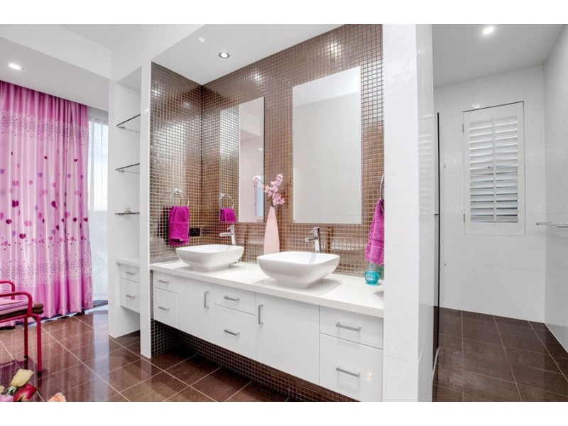 33 Westward Way, Coomera Waters QLD 4209