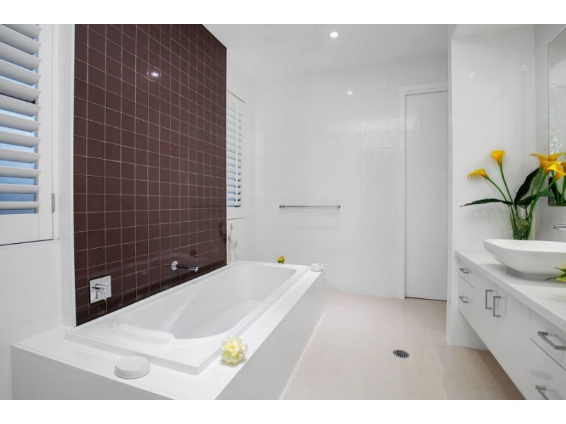 33 Westward Way, Coomera Waters QLD 4209