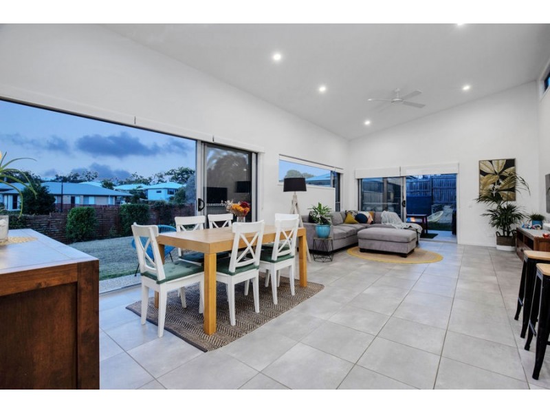 82 Edwardson Drive, Coomera QLD 4209