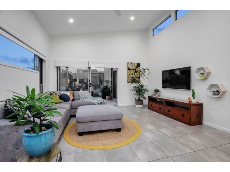 82 Edwardson Drive, Coomera QLD 4209