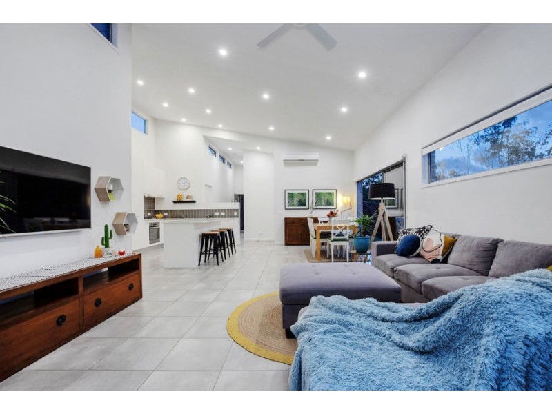 82 Edwardson Drive, Coomera QLD 4209