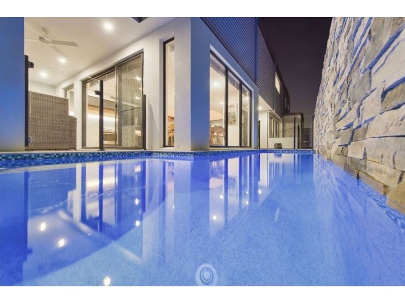 32 Sovereign Lane, Coomera Waters QLD 4209
