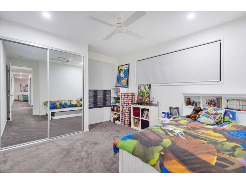 32 Sovereign Lane, Coomera Waters QLD 4209