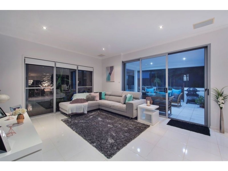 7 Brilliant Lane, Coomera Waters QLD 4209