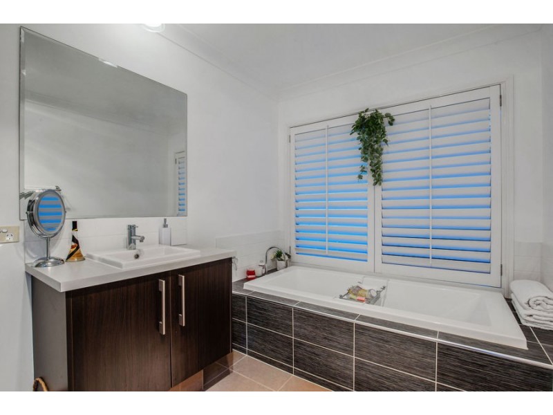 73 Impeccable Cct, Coomera Waters QLD 4209