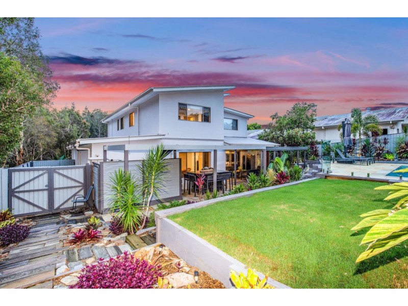 16 Boambillee Drive, Coomera Waters QLD 4209
