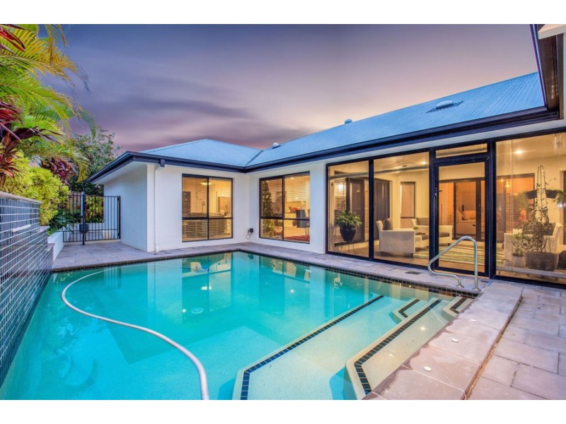 8 Pacha Close, Coomera Waters QLD 4209