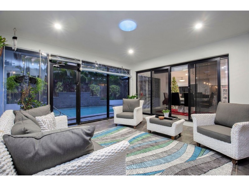 8 Pacha Close, Coomera Waters QLD 4209