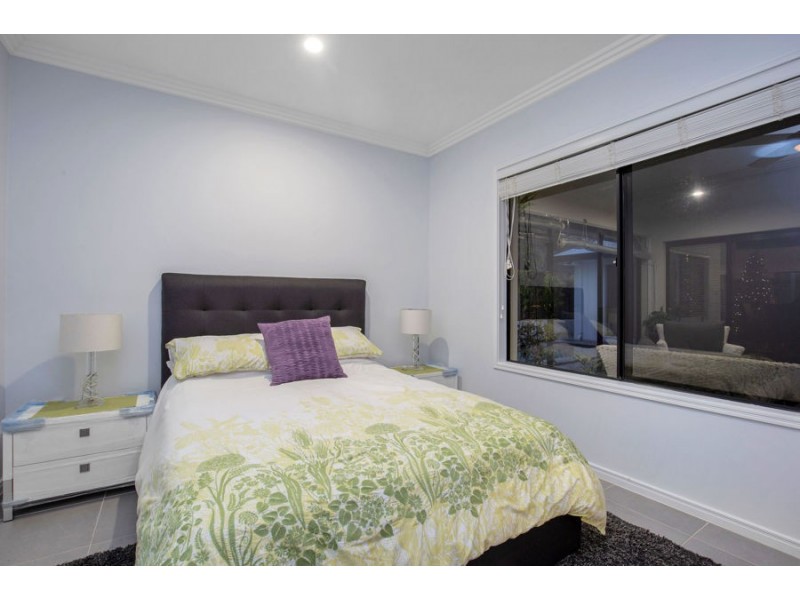 8 Pacha Close, Coomera Waters QLD 4209