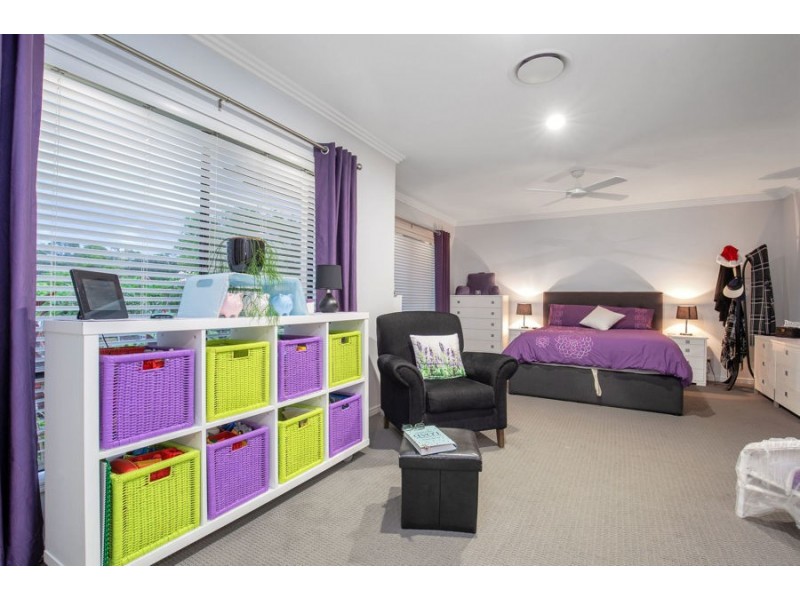 8 Pacha Close, Coomera Waters QLD 4209